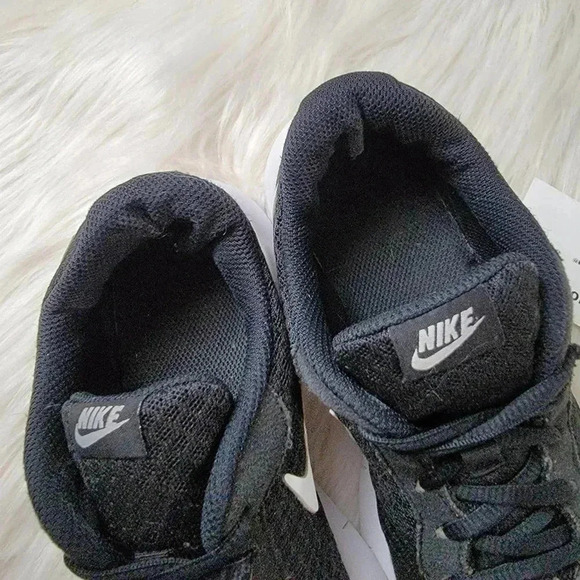 Nike Tanjun Black Lace Up Athletic Running Shoes - Picture 10 of 11
